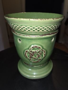 Full Size Celtic Love Knot Scentsy Warmer Retired Design